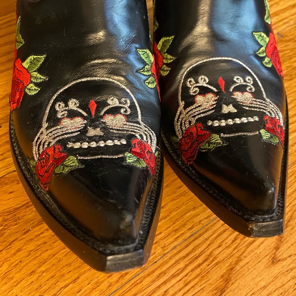 EUC Old Gringo See /Hear /Speak No Evil Boots